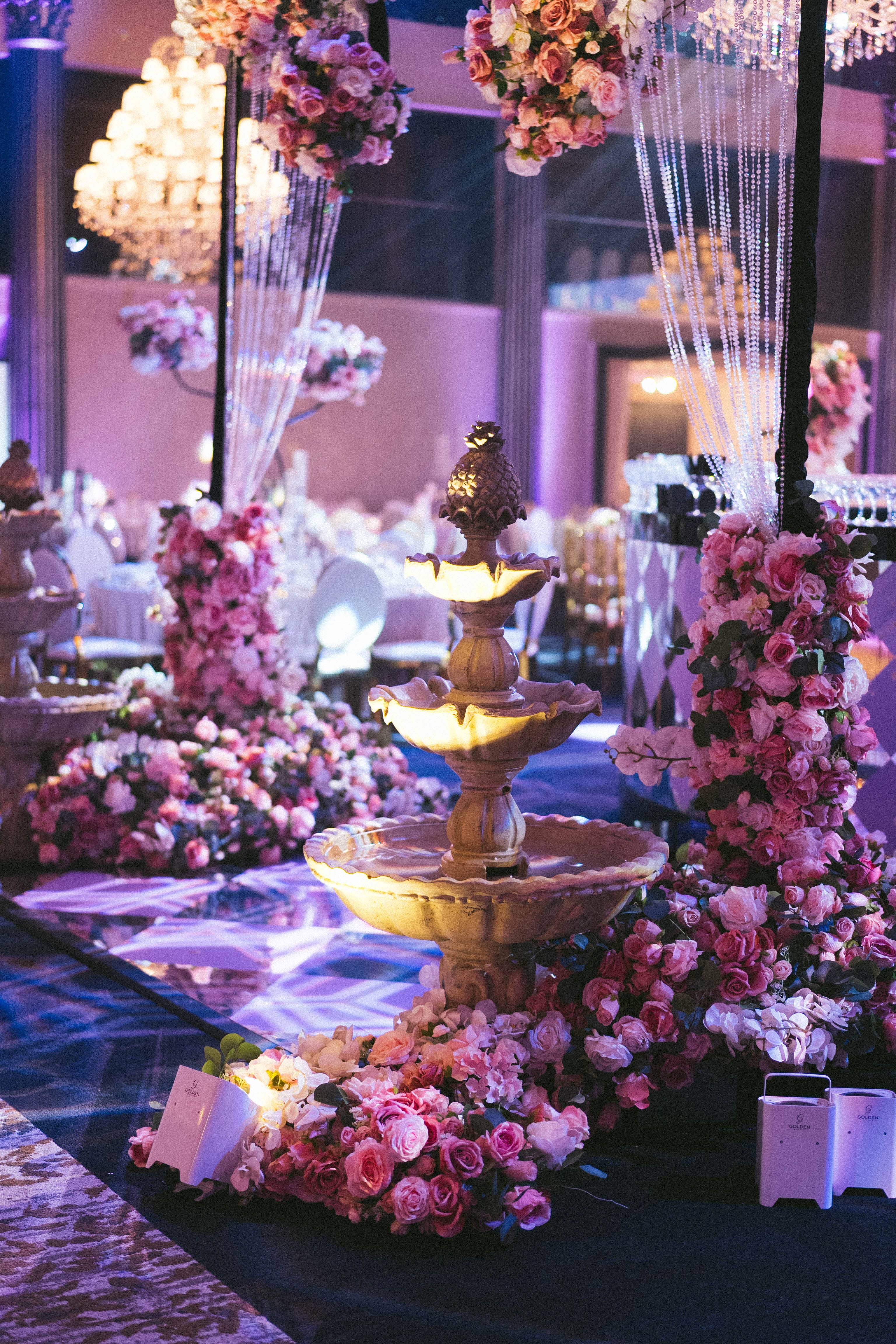 The gold cascading cake